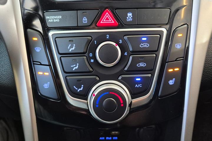 Sort Hyundai i30 fra 2016