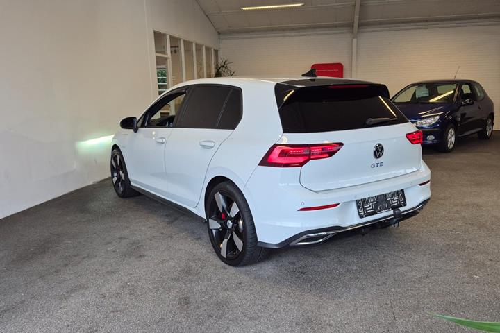 Hvid VW Golf VIII fra 2021
