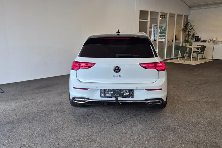 Hvid VW Golf VIII fra 2021