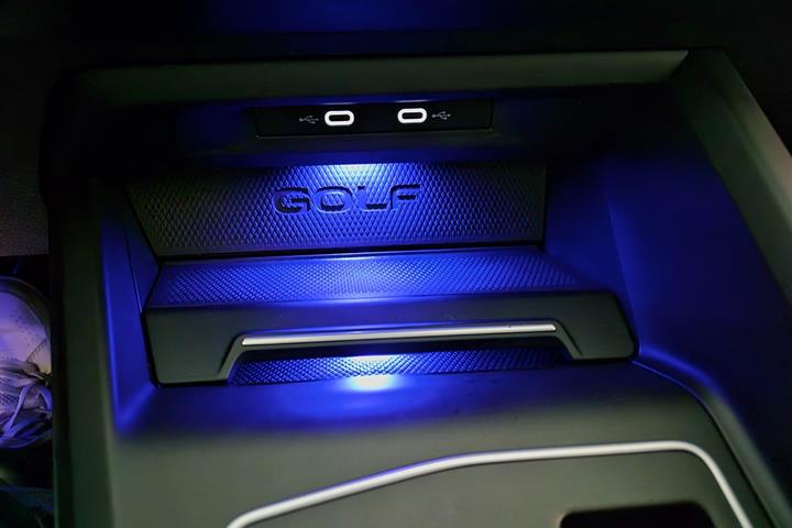 Hvid VW Golf VIII fra 2021