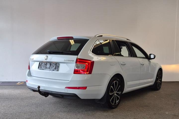 Hvid Skoda Octavia fra 2015