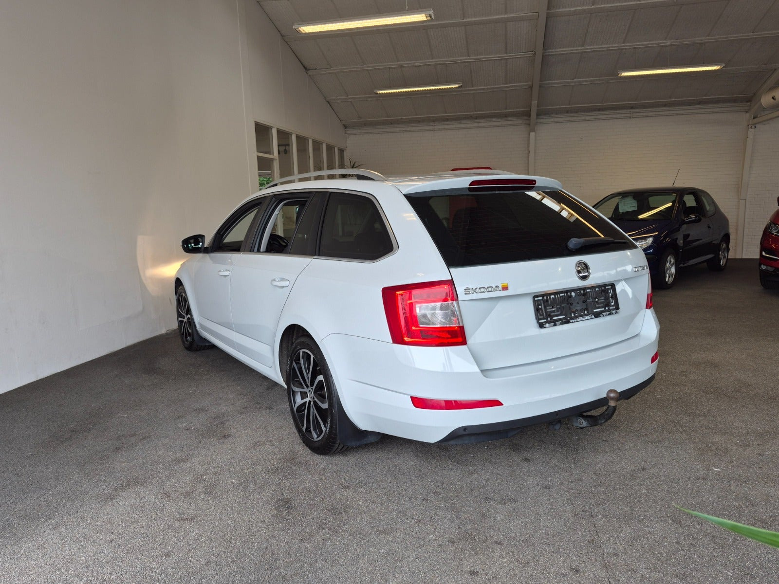 Hvid Skoda Octavia fra 2015