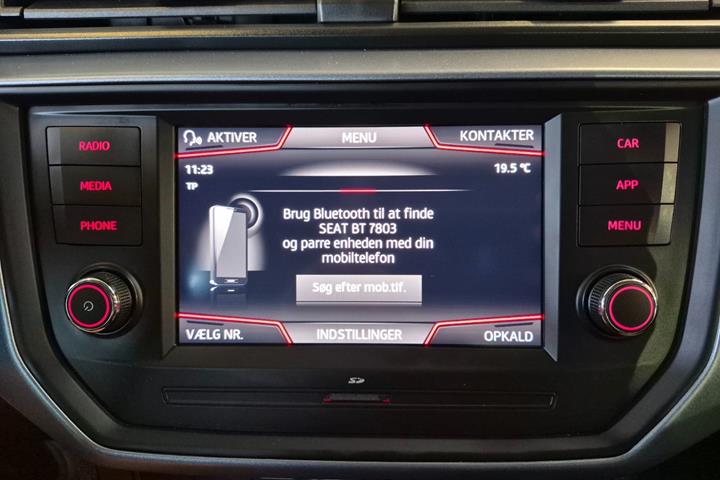 Sølv Seat Arona fra 2019