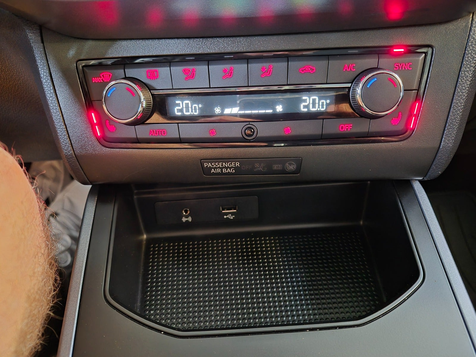 Sølv Seat Arona fra 2019