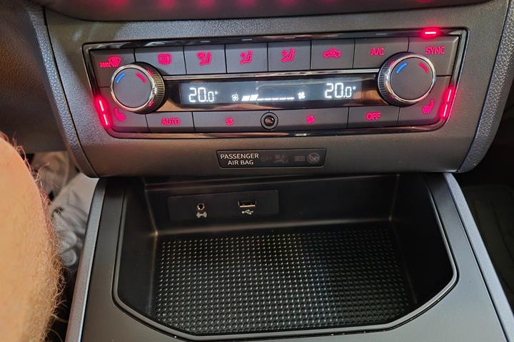 Sølv Seat Arona fra 2019
