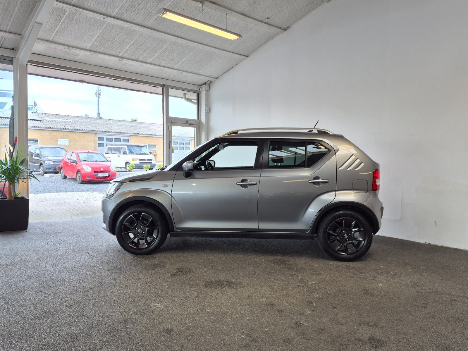 Grå Suzuki Ignis fra 2018