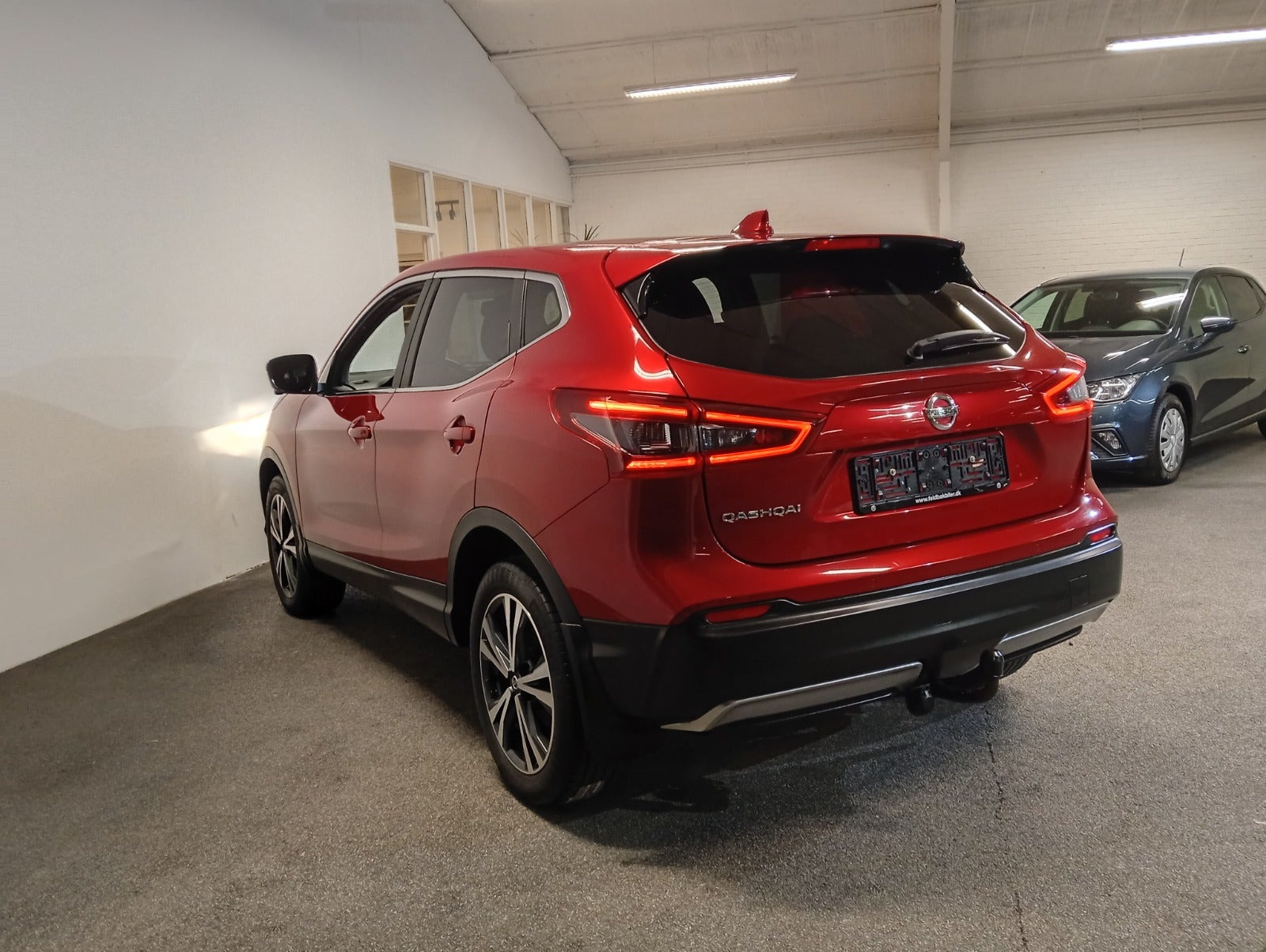 Rød Nissan Qashqai fra 2020
