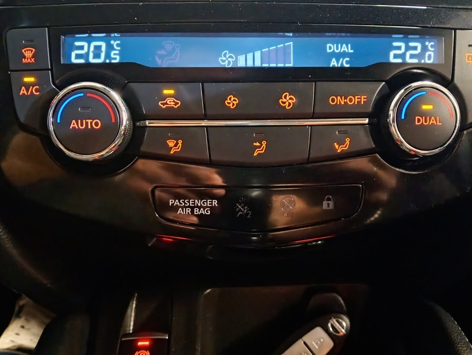 Rød Nissan Qashqai fra 2020