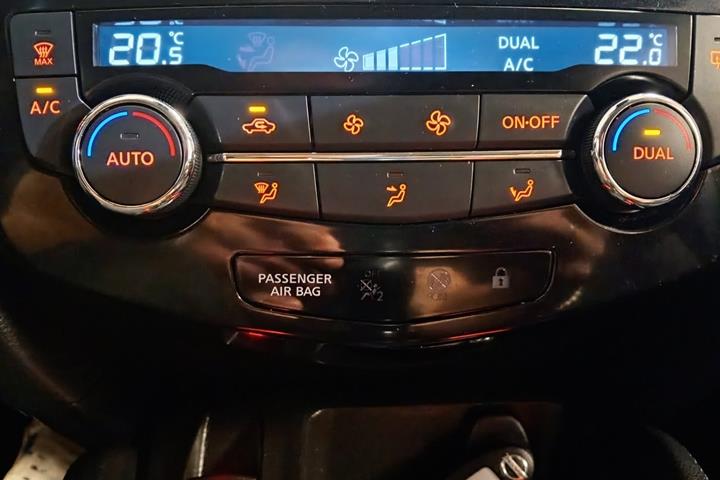 Rød Nissan Qashqai fra 2020