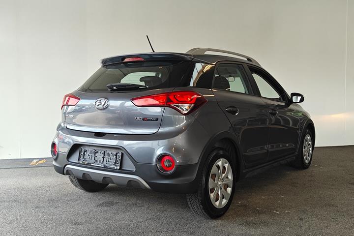 Grå Hyundai i20 Active Cross fra 2018