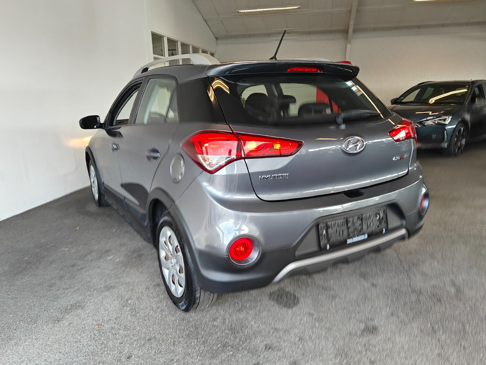 Grå Hyundai i20 Active Cross fra 2018
