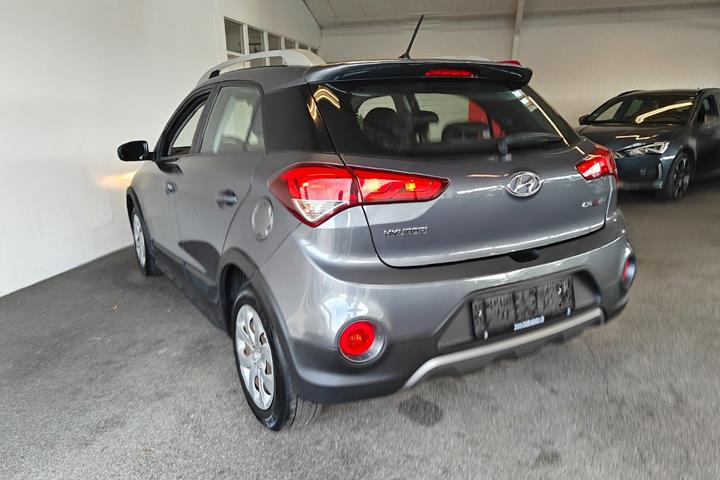 Grå Hyundai i20 Active Cross fra 2018