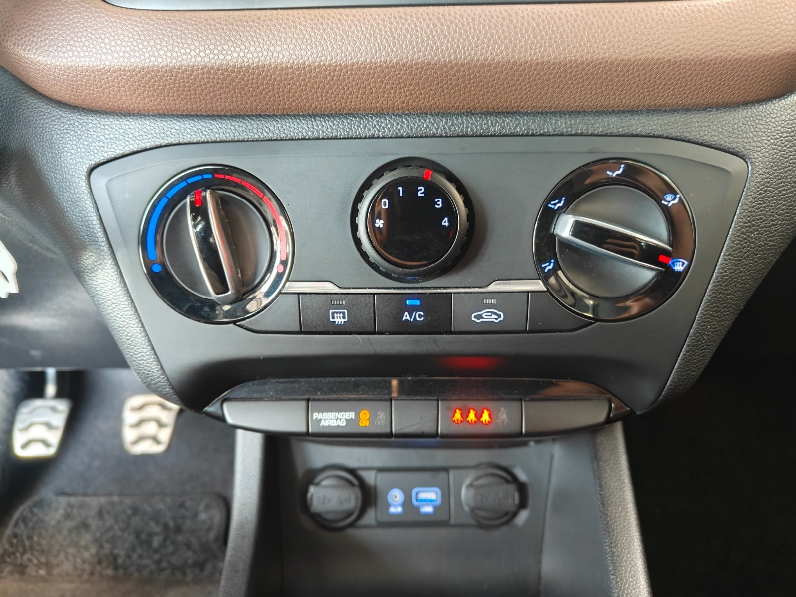 Grå Hyundai i20 Active Cross fra 2018