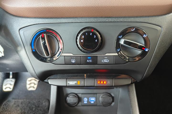 Grå Hyundai i20 Active Cross fra 2018