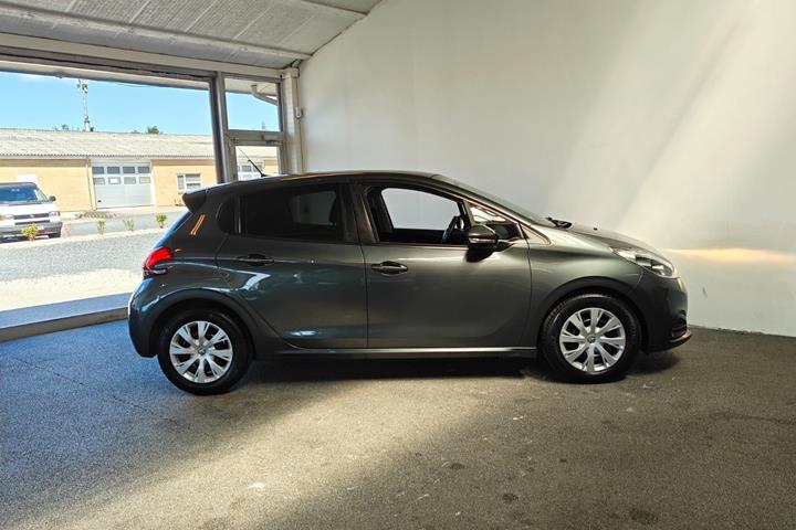 undefined Peugeot 208 fra 2017