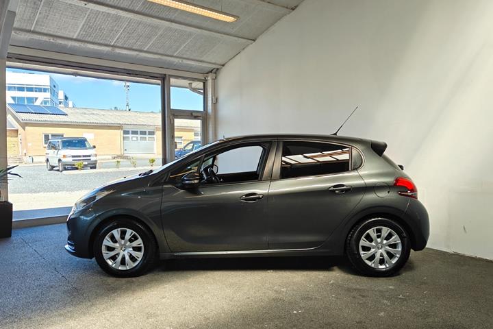 undefined Peugeot 208 fra 2017