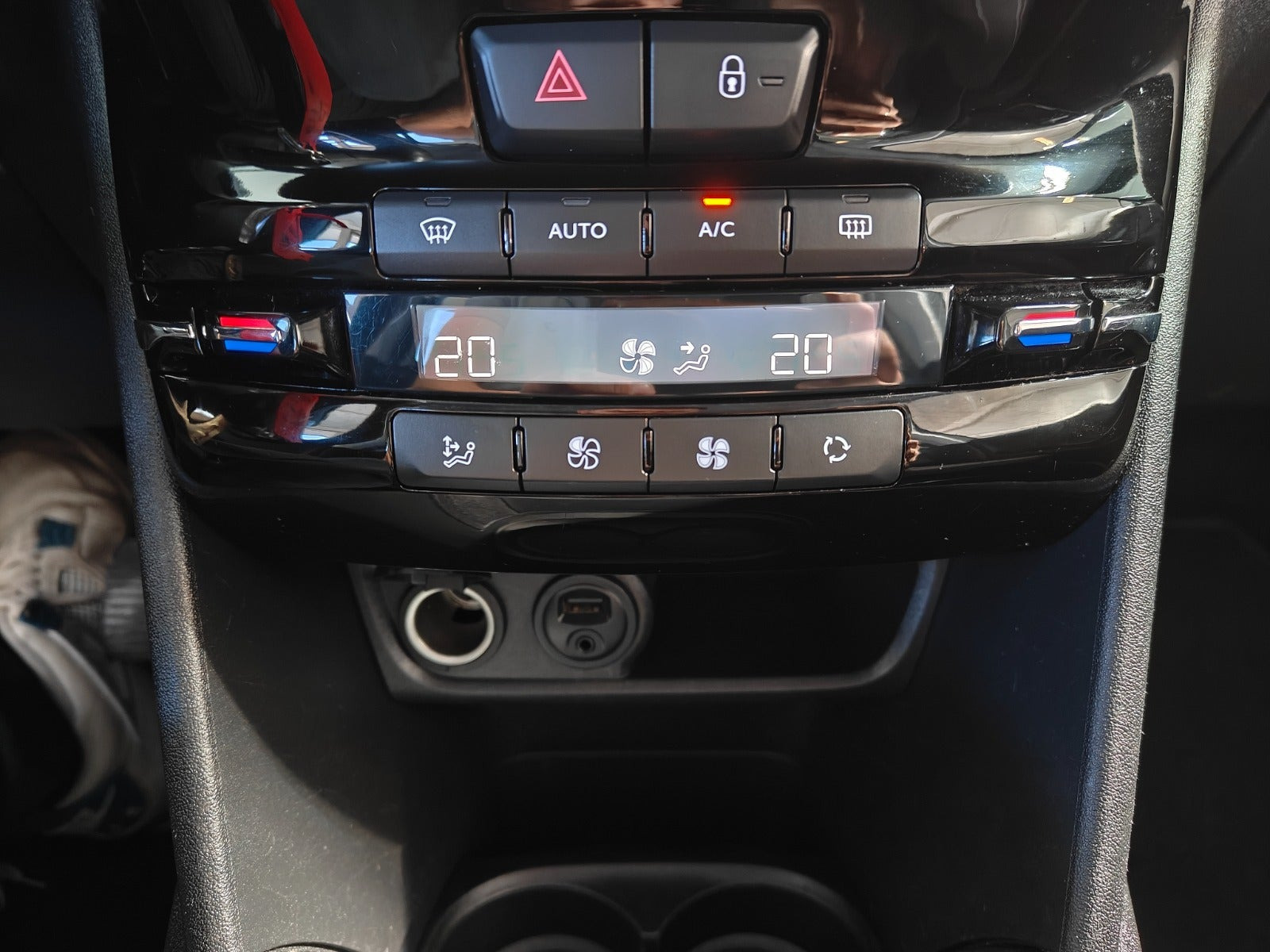 undefined Peugeot 208 fra 2017