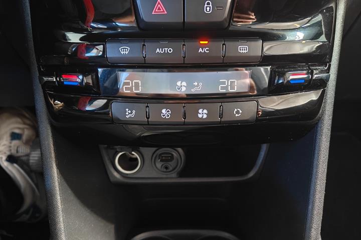 undefined Peugeot 208 fra 2017