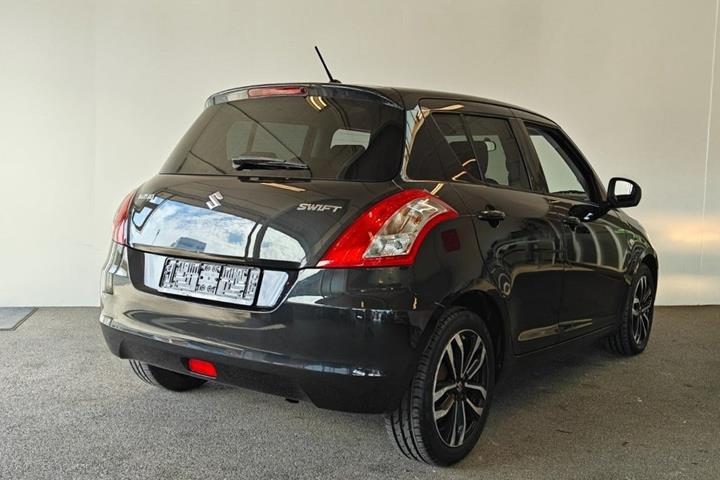 Sort Suzuki Swift fra 2016