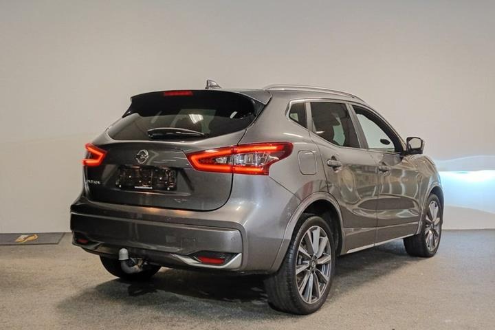 Grå Nissan Qashqai fra 2020