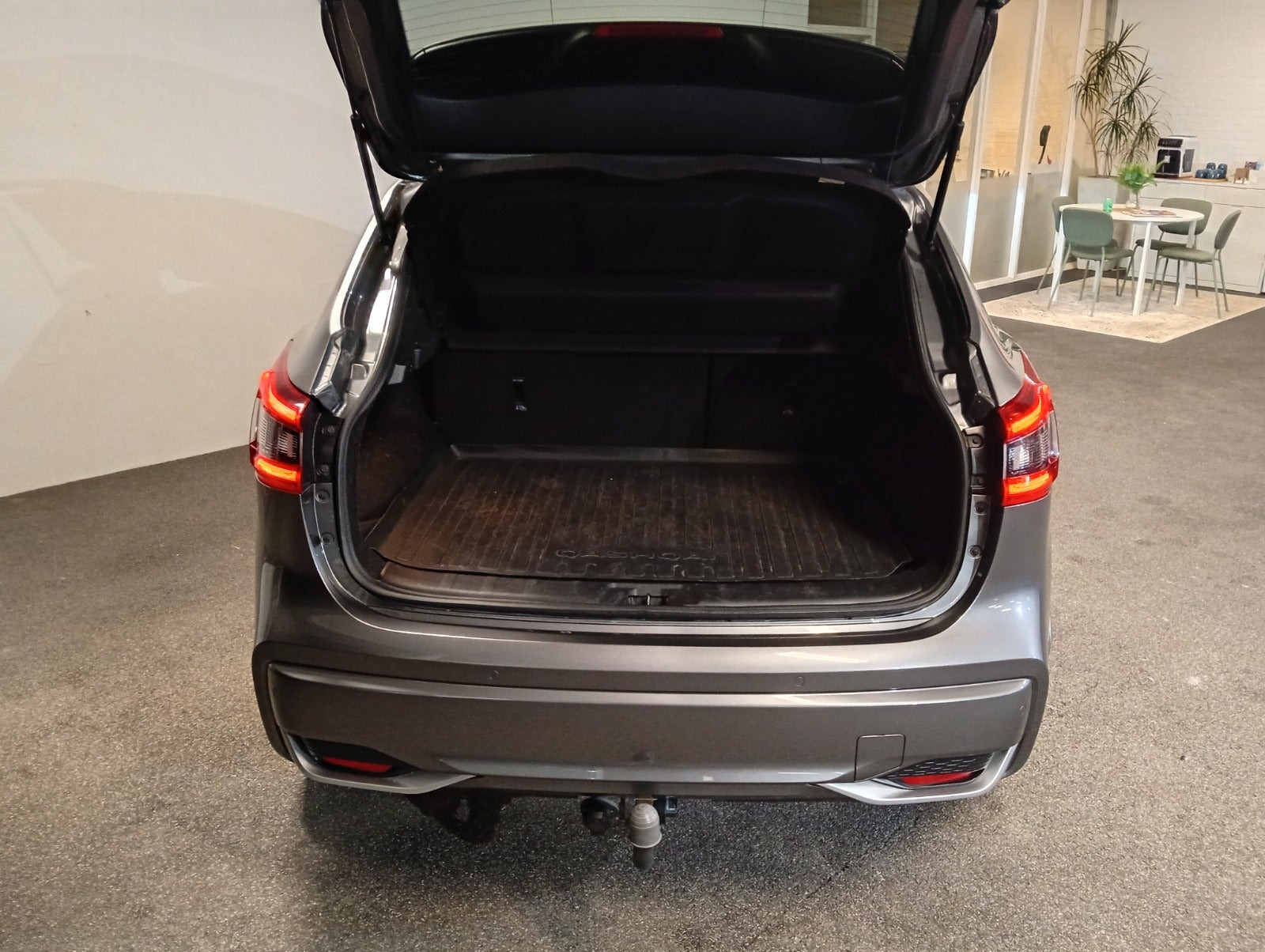 Grå Nissan Qashqai fra 2020