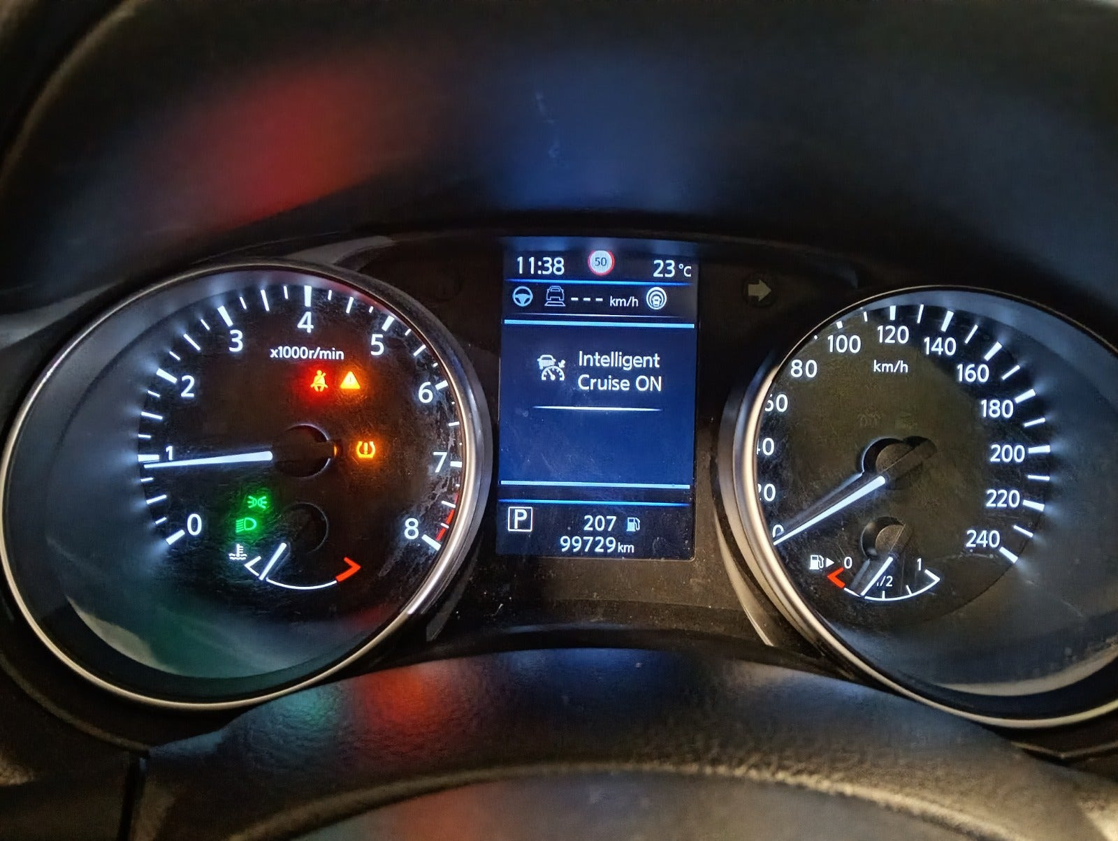 Grå Nissan Qashqai fra 2020