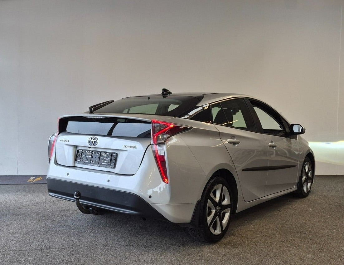 Sølv Toyota Prius fra 2017