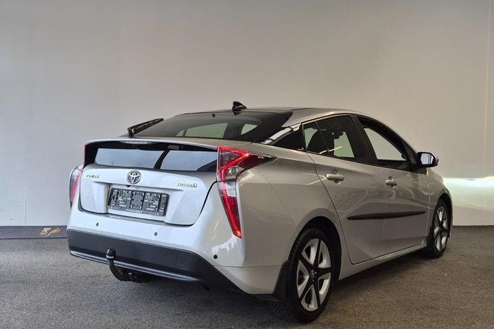 Sølv Toyota Prius fra 2017