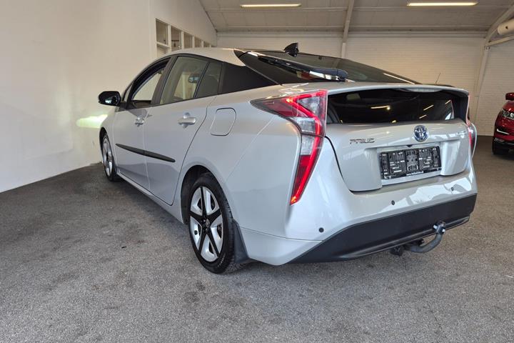 Sølv Toyota Prius fra 2017