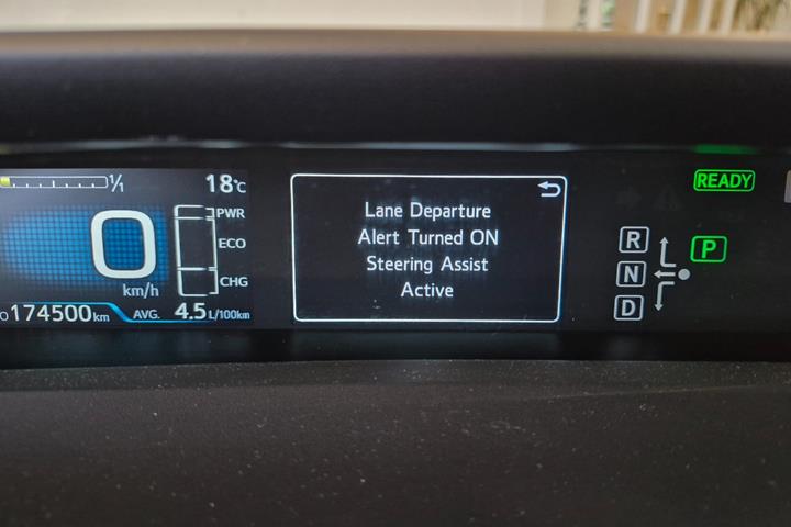 Sølv Toyota Prius fra 2017