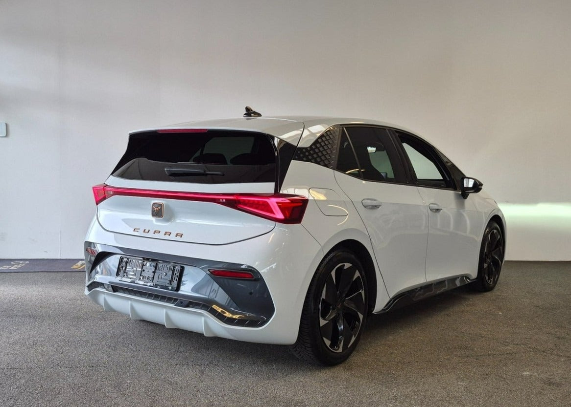 Hvid Cupra Born fra 2023
