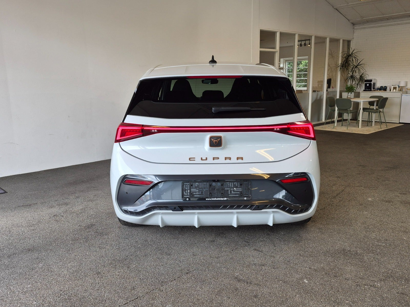 Hvid Cupra Born fra 2023