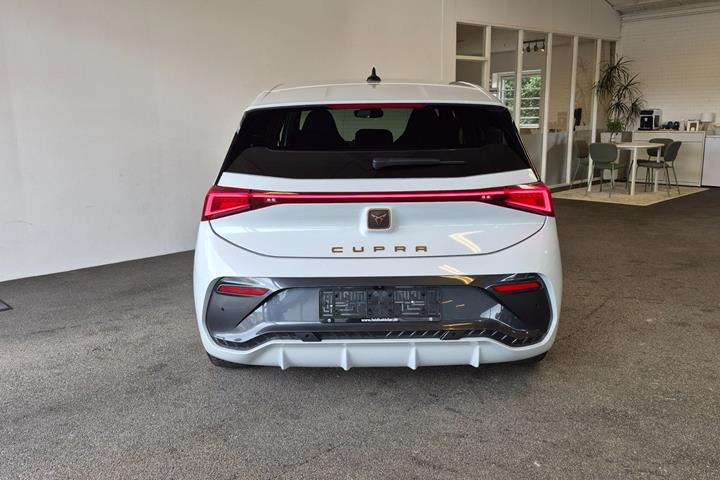 Hvid Cupra Born fra 2023