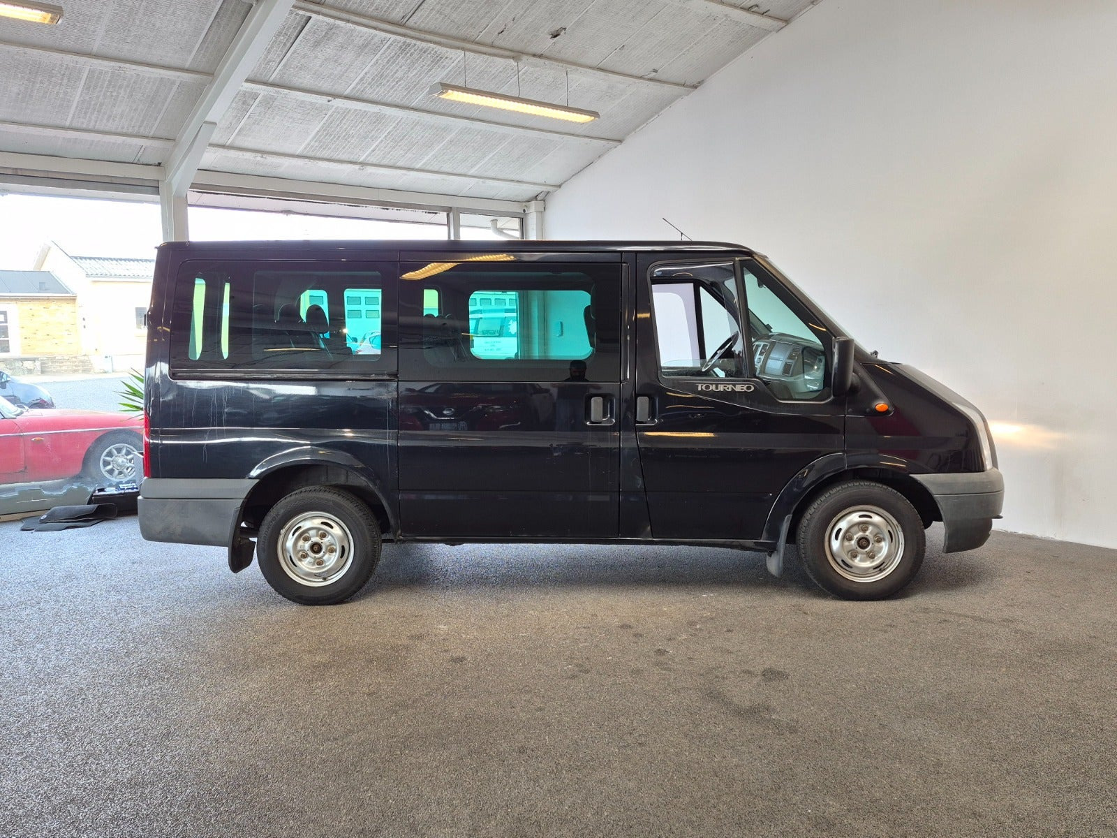 Sort Ford Transit Tourneo fra 2008