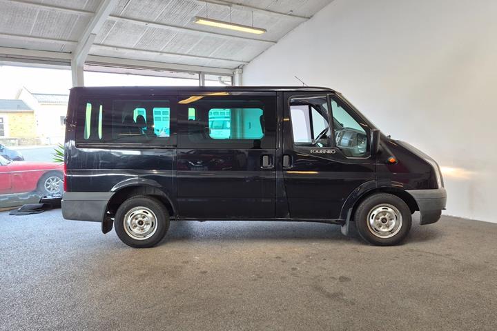 Sort Ford Transit Tourneo fra 2008
