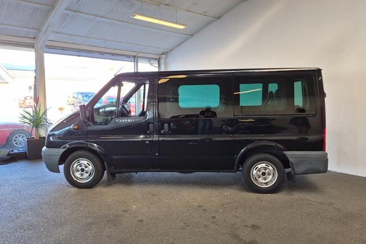 Sort Ford Transit Tourneo fra 2008