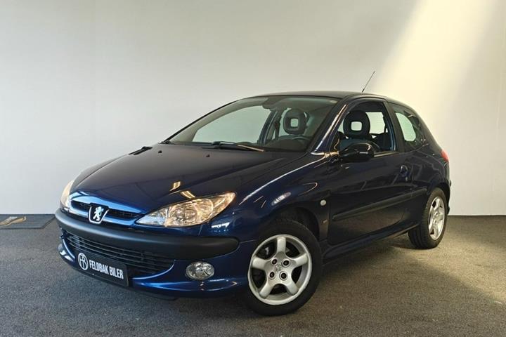Blå Peugeot 206 fra 2004