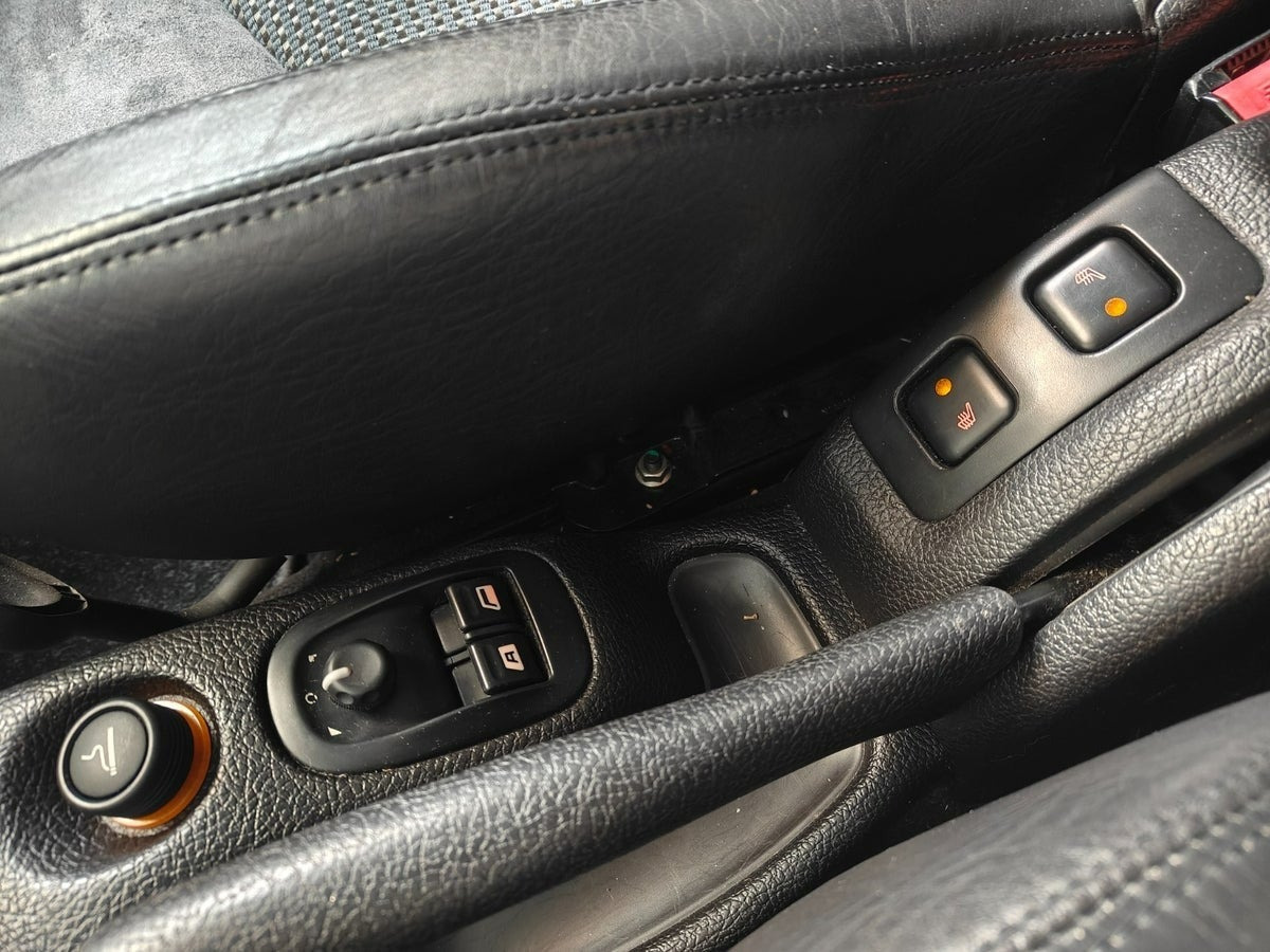 Blå Peugeot 206 fra 2004