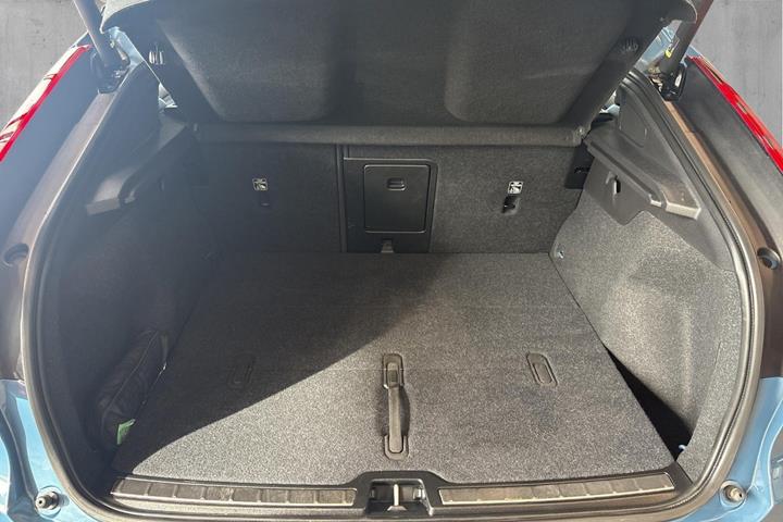 Blå Volvo C40 fra 2023