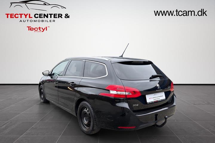 Sort Peugeot 308 fra 2019