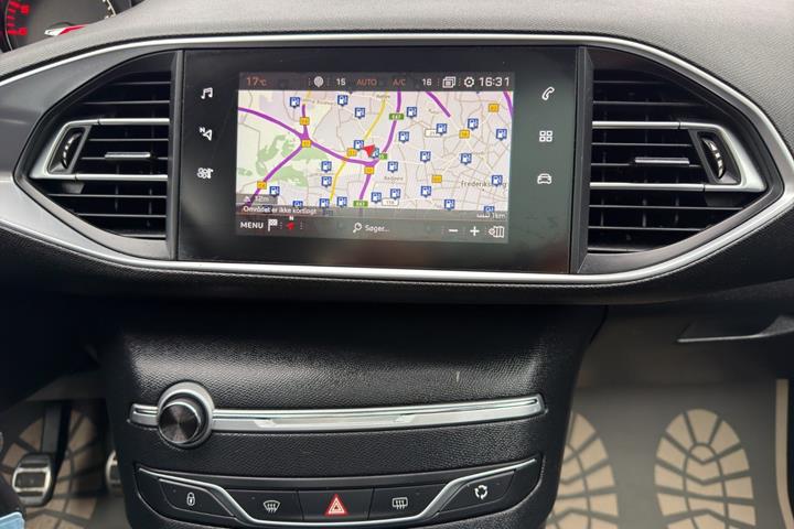 Sort Peugeot 308 fra 2019