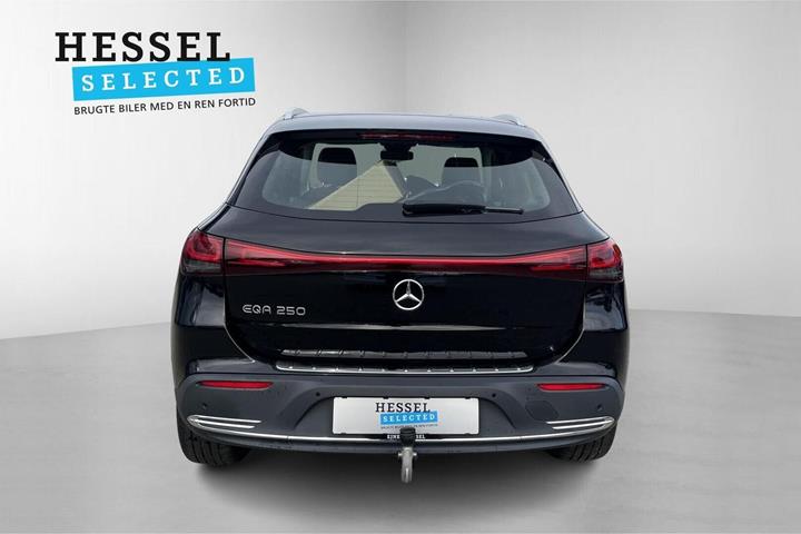 Sort Mercedes EQA250 fra 2022