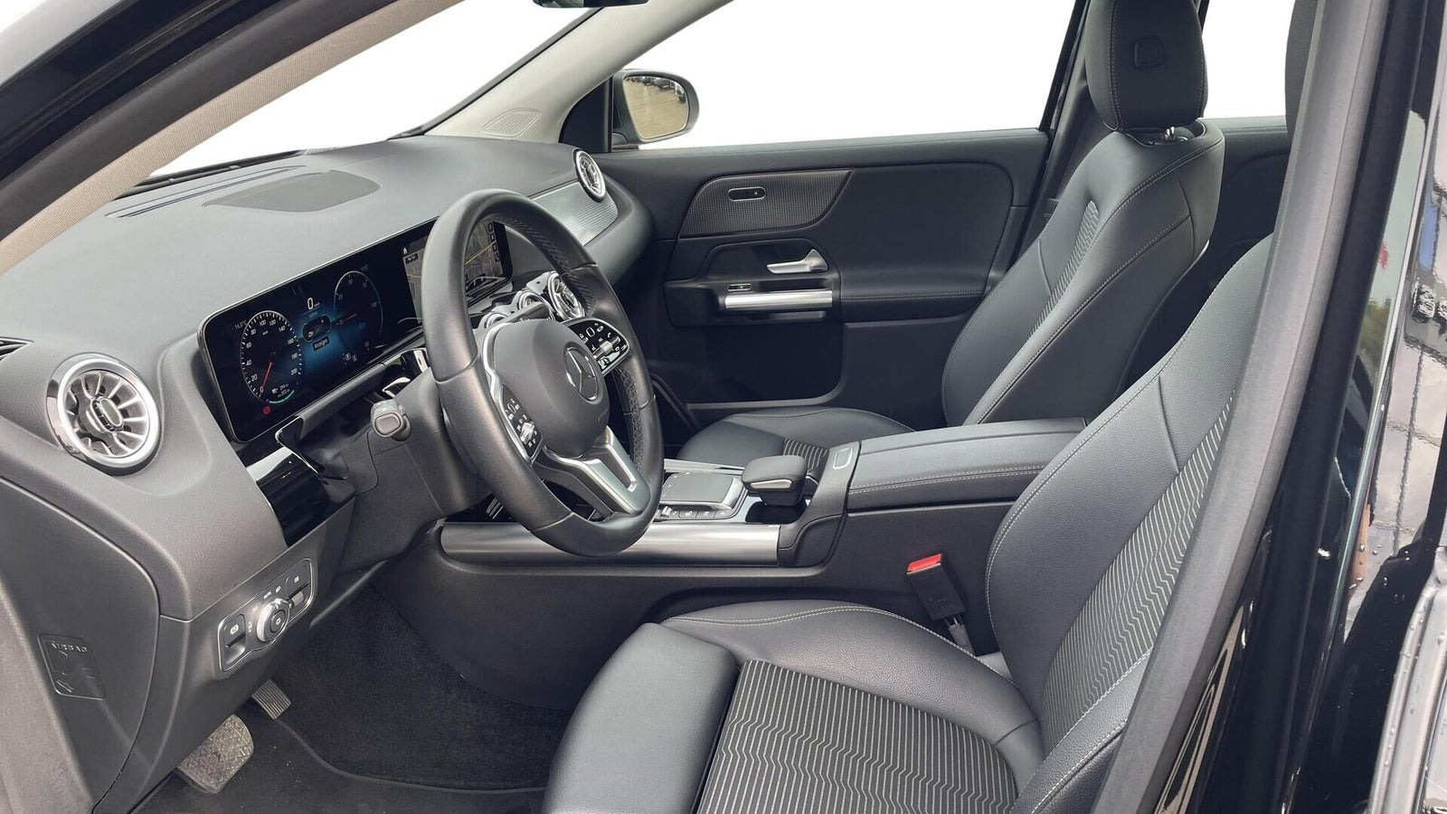 Sort Mercedes EQA250 fra 2022
