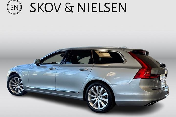 Sølv Volvo V90 fra 2018