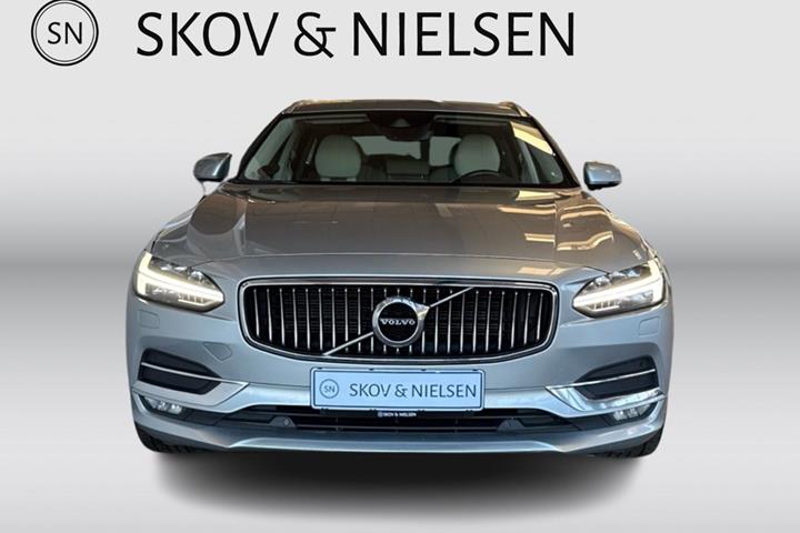 Sølv Volvo V90 fra 2018