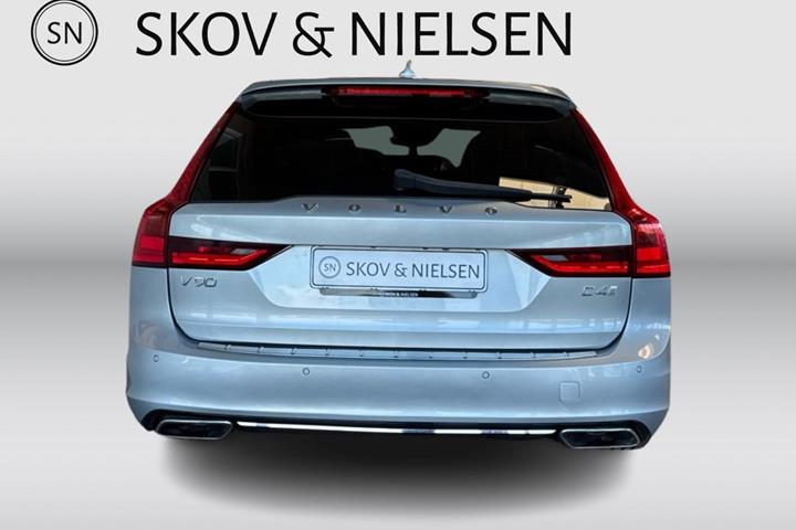 Sølv Volvo V90 fra 2018