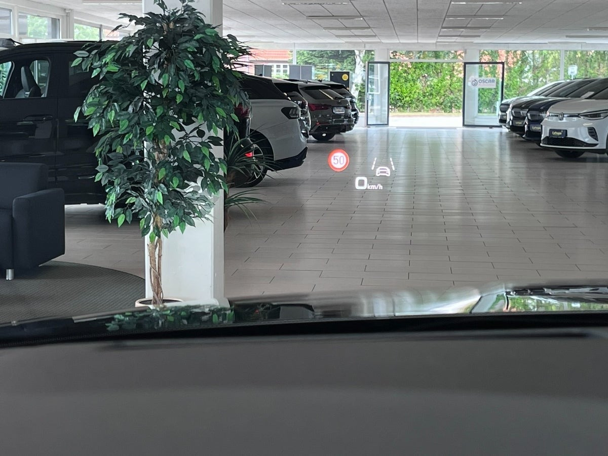 Sort Audi e-tron fra 2023