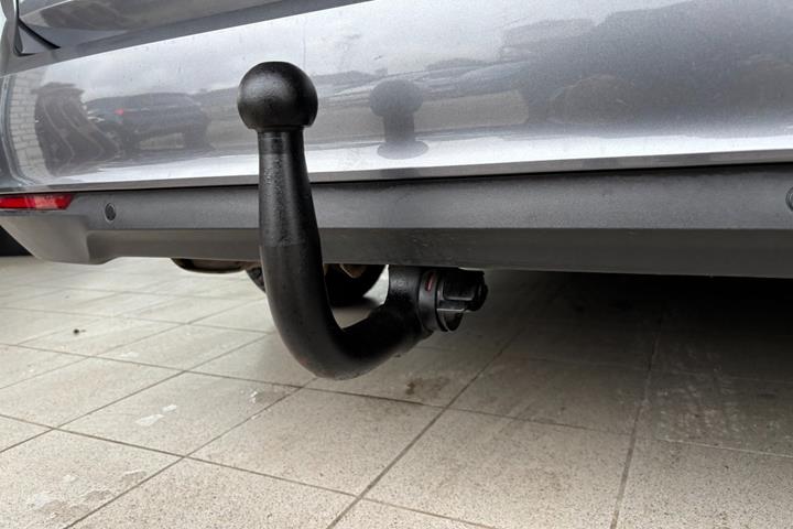 Grå Opel Insignia fra 2018