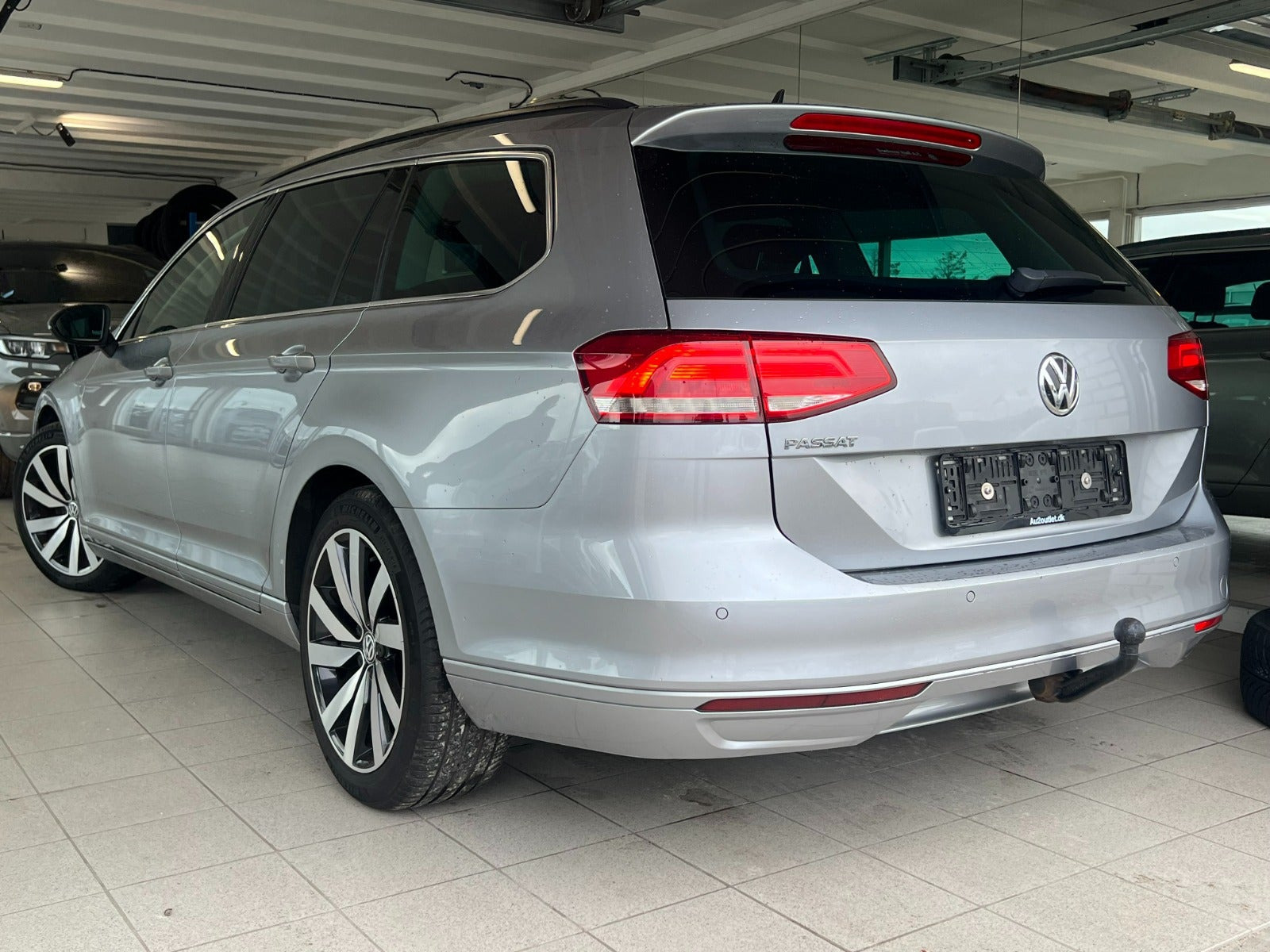 Sølv VW Passat fra 2019