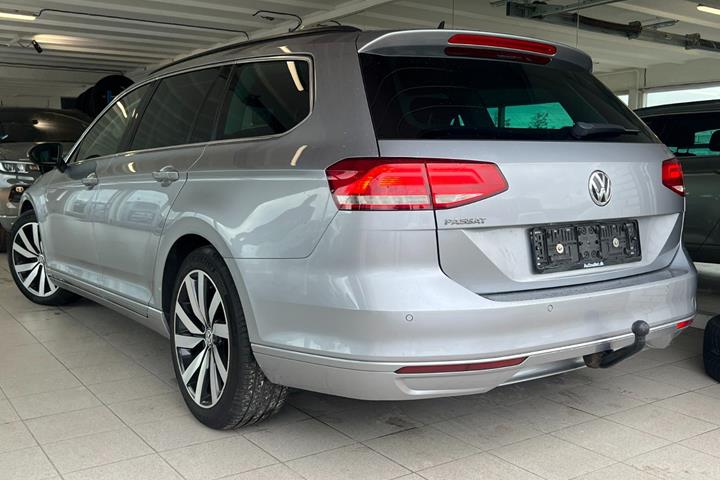 Sølv VW Passat fra 2019